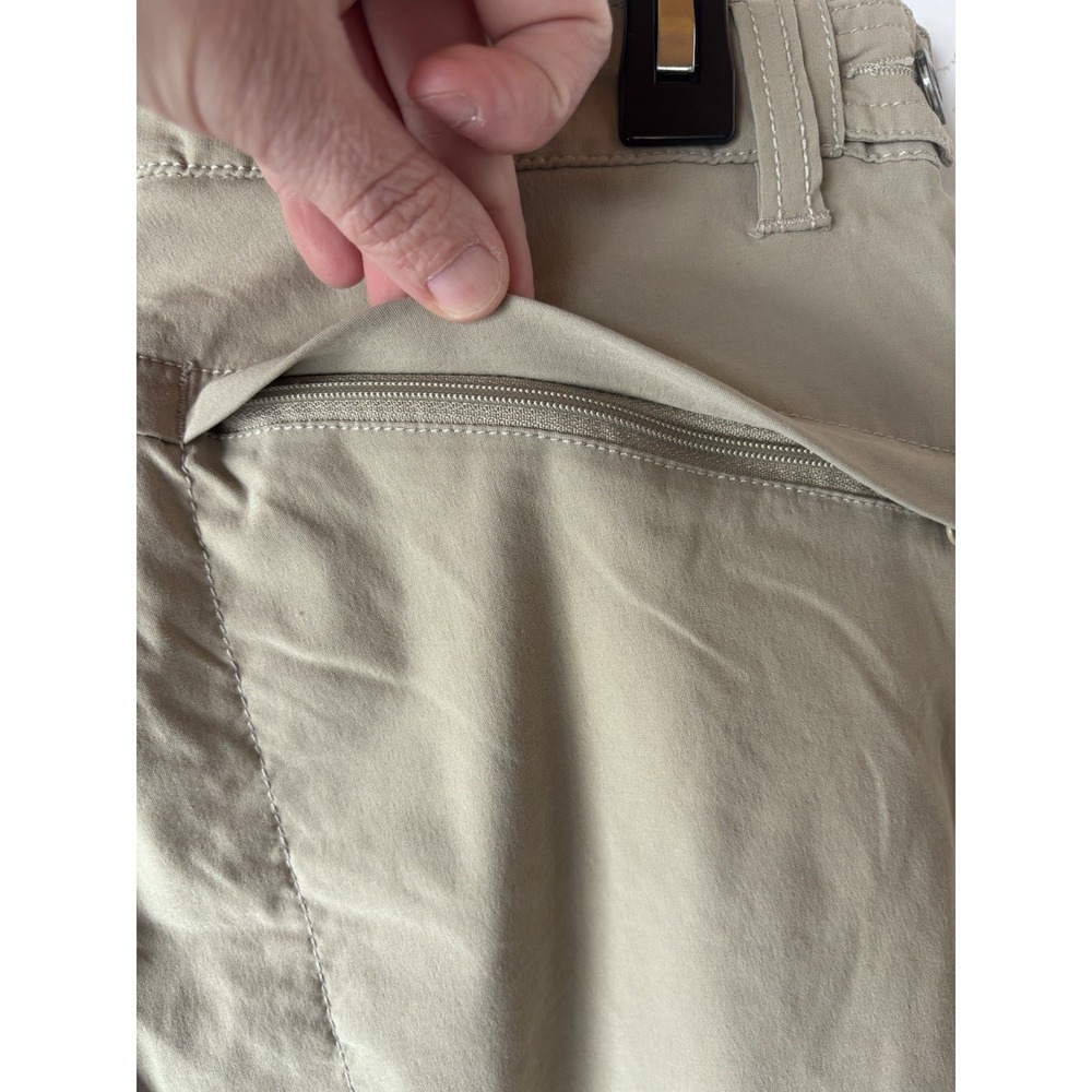 Eddie Bauer Sport Women's 10 Beige Cargo Capri Pants Hiking Outdoor Nylon - Picture 6 of 7